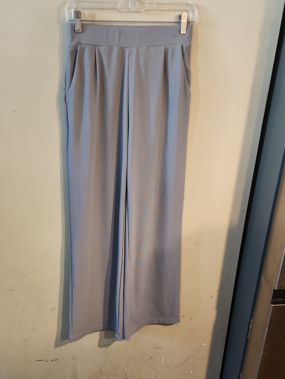 HALARA Small  Wide Leg Pants in Light Gray